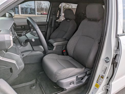 Certified 2025 Toyota Tacoma SR AWD/4WD image 13