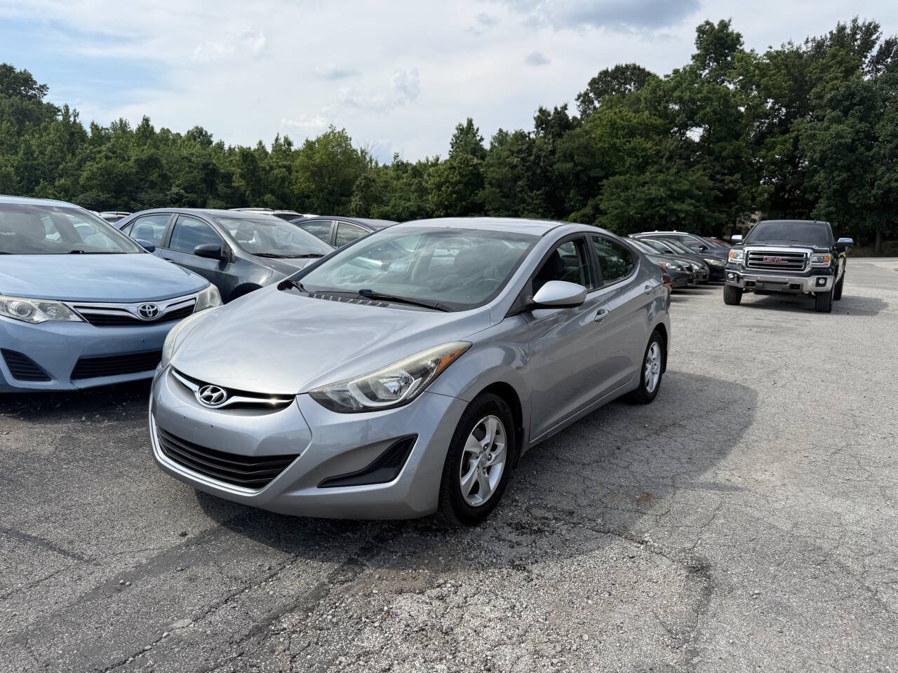 Used 2015 Hyundai Elantra SE FWD image 2