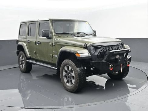 Used 2020 Jeep Wrangler Unlimited Sahara w/ Dual Top Group AWD/4WD image 3