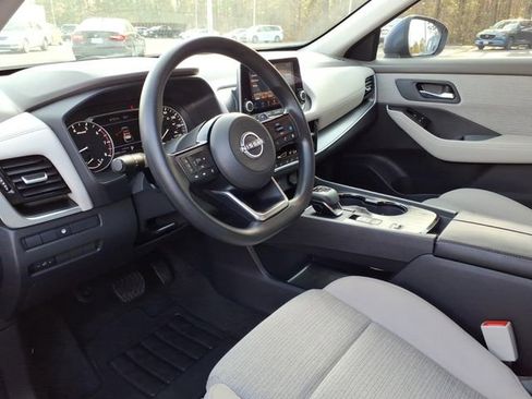 Used 2023 Nissan Rogue SV image 15