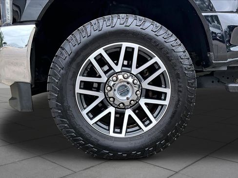 Used 2017 Ford F250 Lariat w/ Lariat Value Package image 11