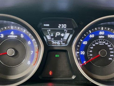 Used 2015 Hyundai Elantra Limited w/ Option Group 05 image 12