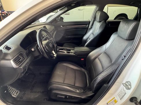 Used 2018 Honda Accord Sport image 7