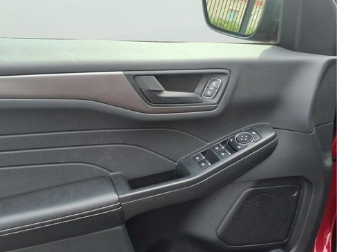 Used 2023 Ford Escape Active w/ Tech Pack #1 AWD/4WD image 9