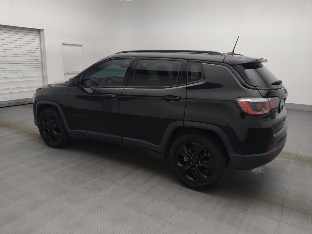 Used 2019 Jeep Compass Latitude FWD image 3
