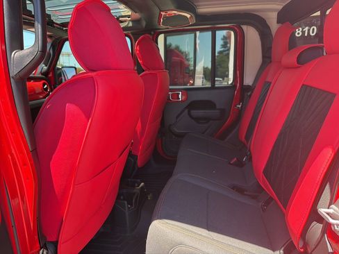 Used 2025 Jeep Gladiator Sport AWD/4WD image 5