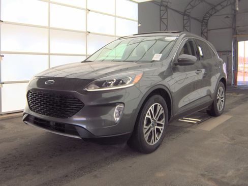 Used 2020 Ford Escape SEL image 2