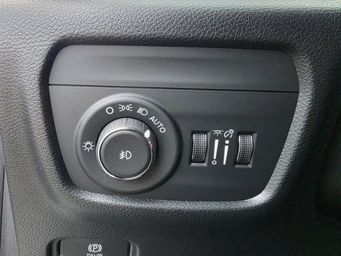 New 2025 Jeep Grand Cherokee Limited image 12