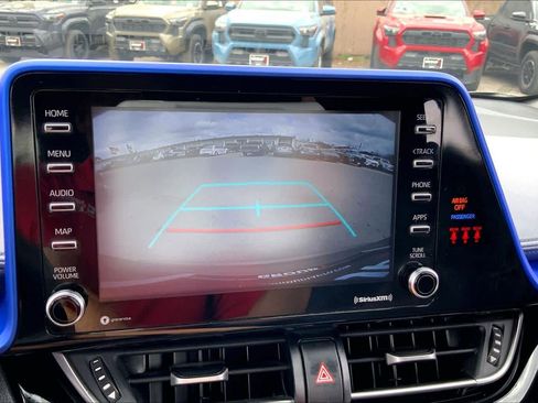 Used 2021 Toyota C-HR XLE image 24