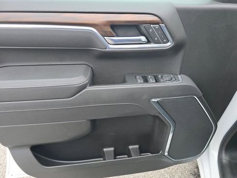 Certified 2025 GMC Sierra 1500 SLT AWD/4WD image 10