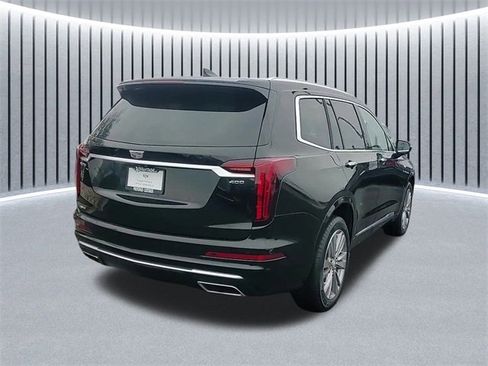 Used 2023 Cadillac XT6 Premium Luxury image 3