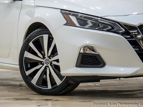 Used 2021 Nissan Altima 2.5 SR image 3