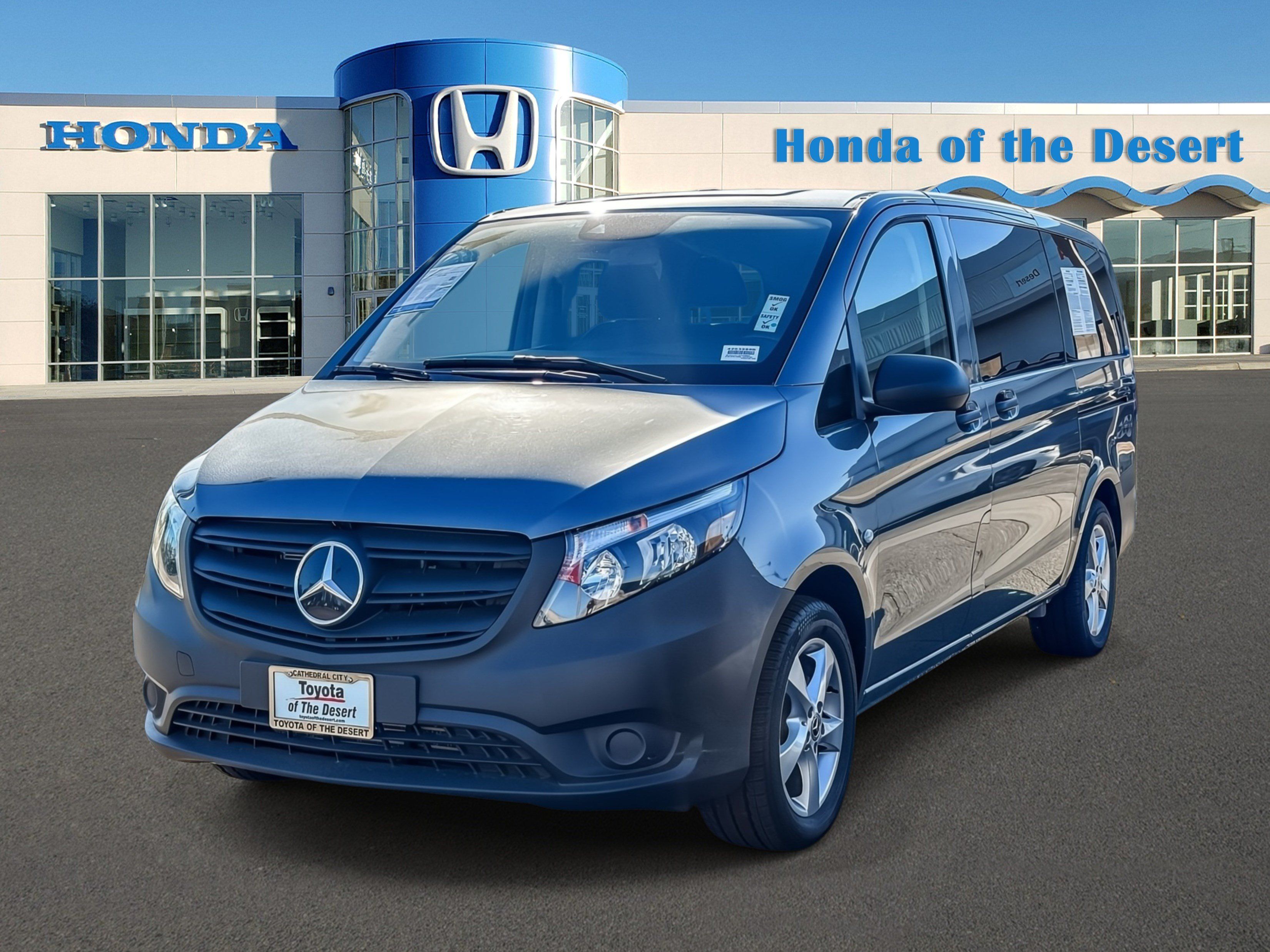 Used 2023 Mercedes-Benz Metris Passenger image 3