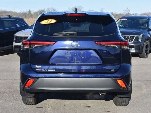 Used 2023 Toyota Highlander LE image 4