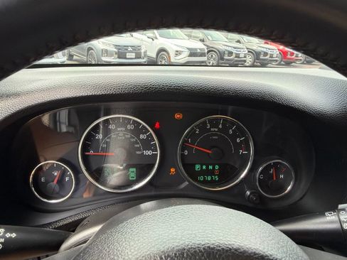 Used 2014 Jeep Wrangler Unlimited Rubicon w/ Connectivity Group AWD/4WD image 24