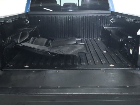 Used 2017 Toyota Tacoma TRD Off-Road w/ Premium & Technology Package image 32