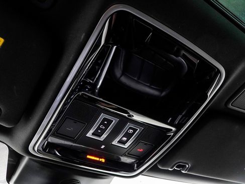 Used 2020 Land Rover Range Rover Sport HSE image 38