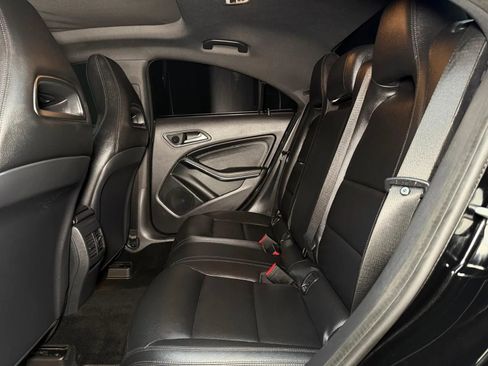 Used 2014 Mercedes-Benz CLA 250 image 17