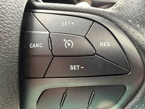 Used 2022 Dodge Durango SRT AWD/4WD image 38
