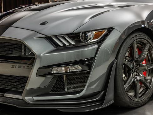 Used 2022 Ford Mustang Shelby GT500 w/ Carbon Fiber Track Pack RWD image 25