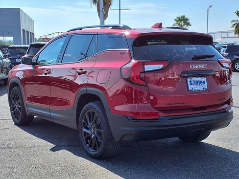 Used 2024 GMC Terrain SLT w/ Elevation Edition image 5