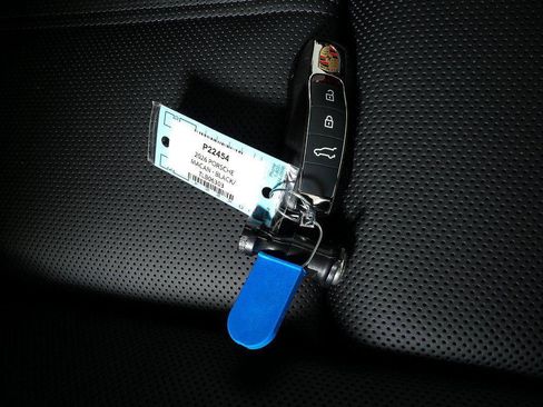 Certified 2026 Porsche Macan Turbo AWD/4WD image 26