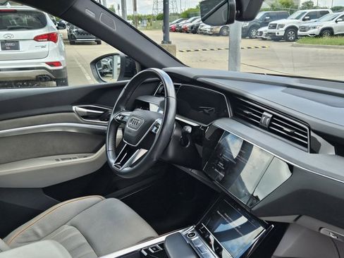 Used 2024 Audi Q8 e-tron Prestige w/ Prestige Package AWD/4WD image 13