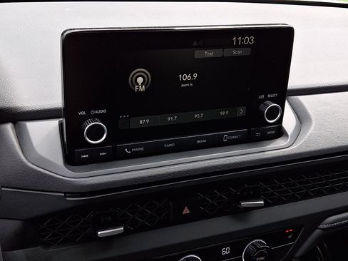 Used 2023 Honda Accord EX image 17