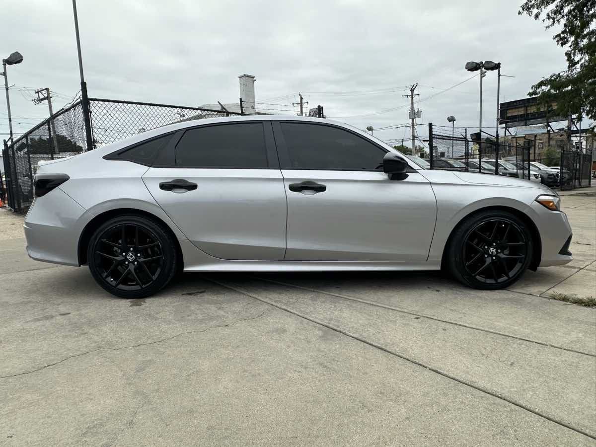 Used 2022 Honda Civic Sport image 4