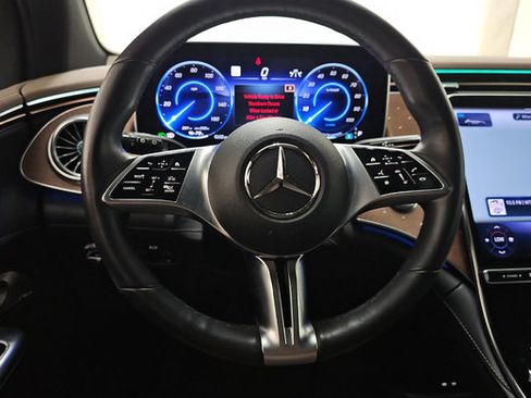 Used 2023 Mercedes-Benz EQE 500 4MATIC SUV image 7