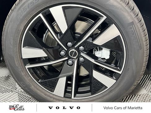 New 2026 Volvo XC60 B5 Core w/ Climate Package image 17