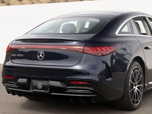 Used 2022 Mercedes-Benz EQS 450+ Sedan image 11