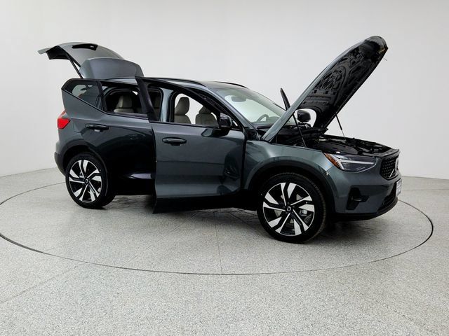 New 2026 Volvo XC40 B5 Ultra w/ Climate Package AWD/4WD image 10