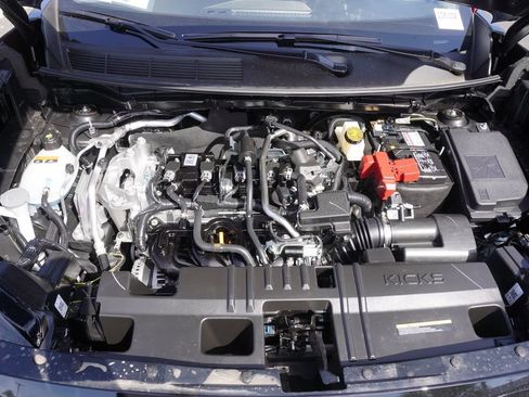 Certified 2025 Nissan Kicks SR w/ Illumination Package FWD image 7