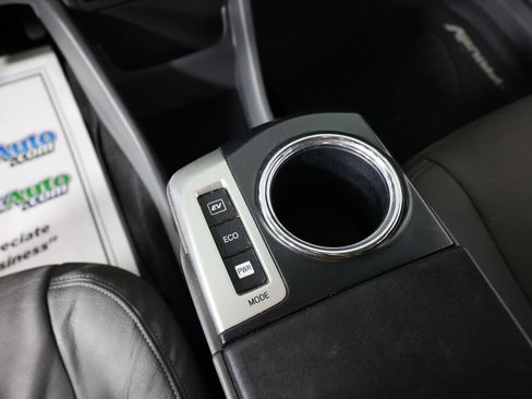 Used 2014 Toyota Prius V Two image 33