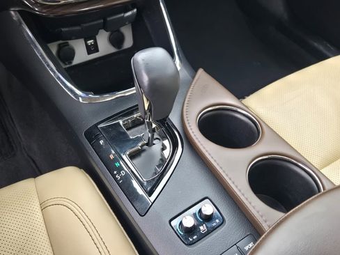 Used 2014 Toyota Avalon Limited image 26