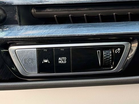 Used 2023 Cadillac Lyriq 2WD image 28