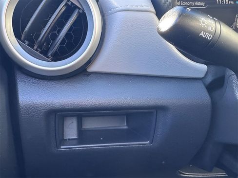 Used 2021 Nissan Versa SV image 12