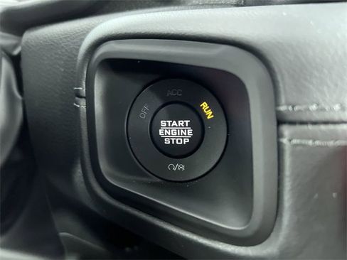 Used 2025 Jeep Gladiator Mojave w/ Safety Group image 17