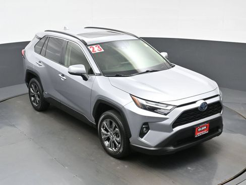 Used 2023 Toyota RAV4 XLE Premium AWD/4WD image 36