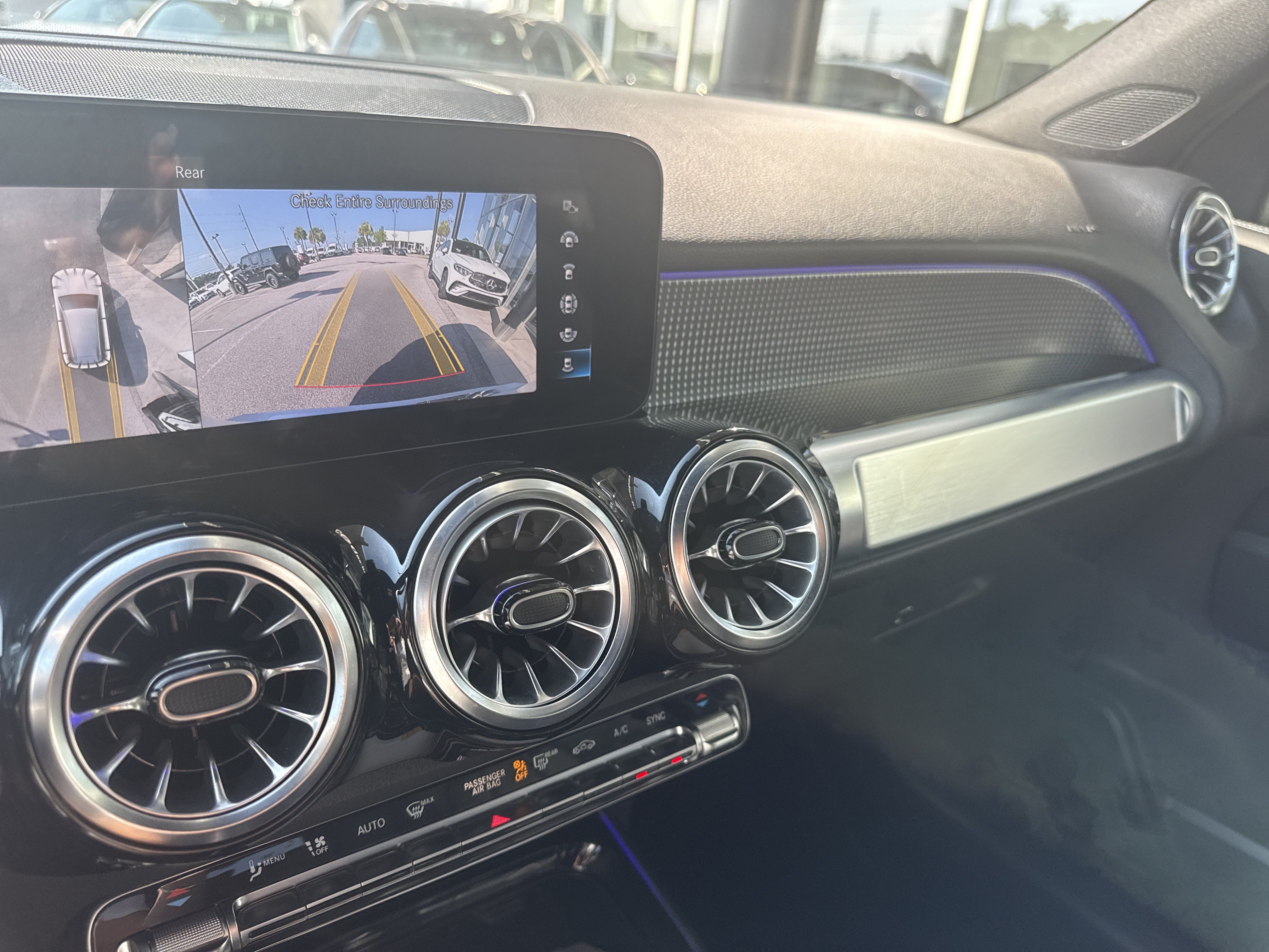 Used 2023 Mercedes-Benz GLB 250 image 9