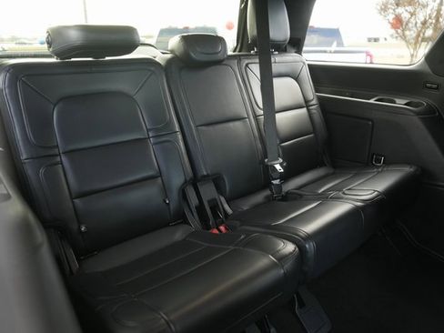 Used 2021 Lincoln Navigator Reserve image 16