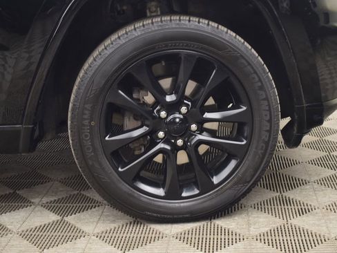 Used 2020 Jeep Grand Cherokee Altitude image 30