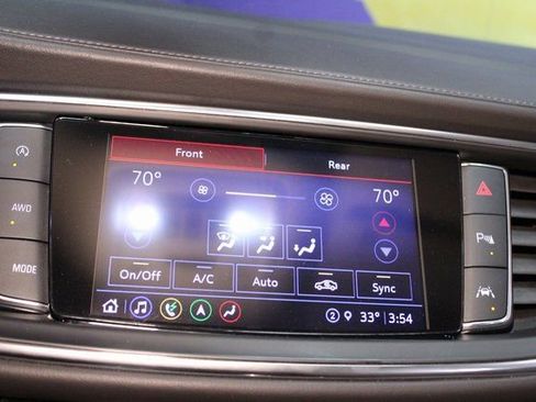 Used 2022 Buick Enclave Essence image 26