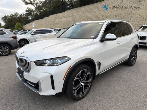 Used 2025 BMW X5 xDrive40i AWD/4WD image 1