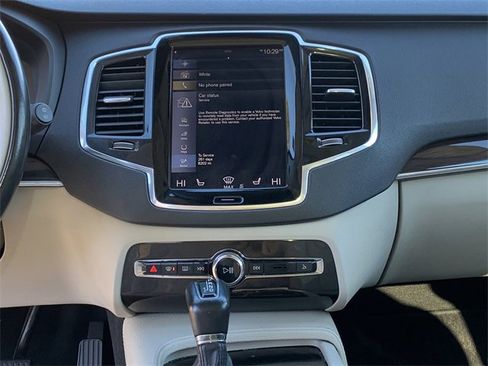 Used 2018 Volvo XC90 T6 Momentum w/ Convenience Package image 23