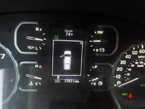 Used 2018 Toyota Tundra SR5 w/ TRD Off Road Package image 8