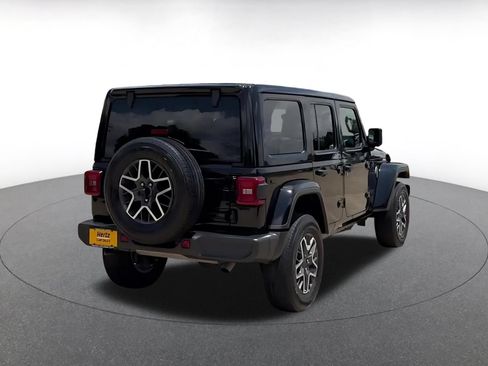 Used 2025 Jeep Wrangler Unlimited Sahara AWD/4WD image 14