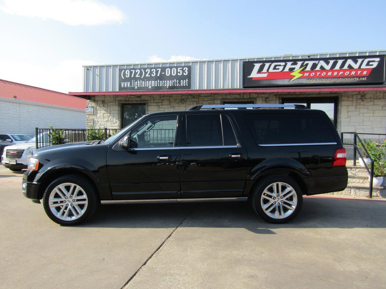 Used 2017 Ford Expedition EL Platinum AWD/4WD image 2