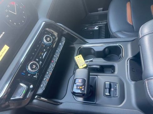 Used 2022 GMC Sierra 1500 AT4 w/ AT4 Premium Package image 27